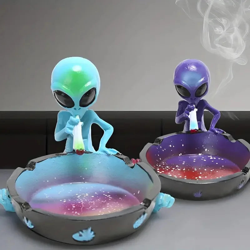 Alien resin ashtray for tabletop use