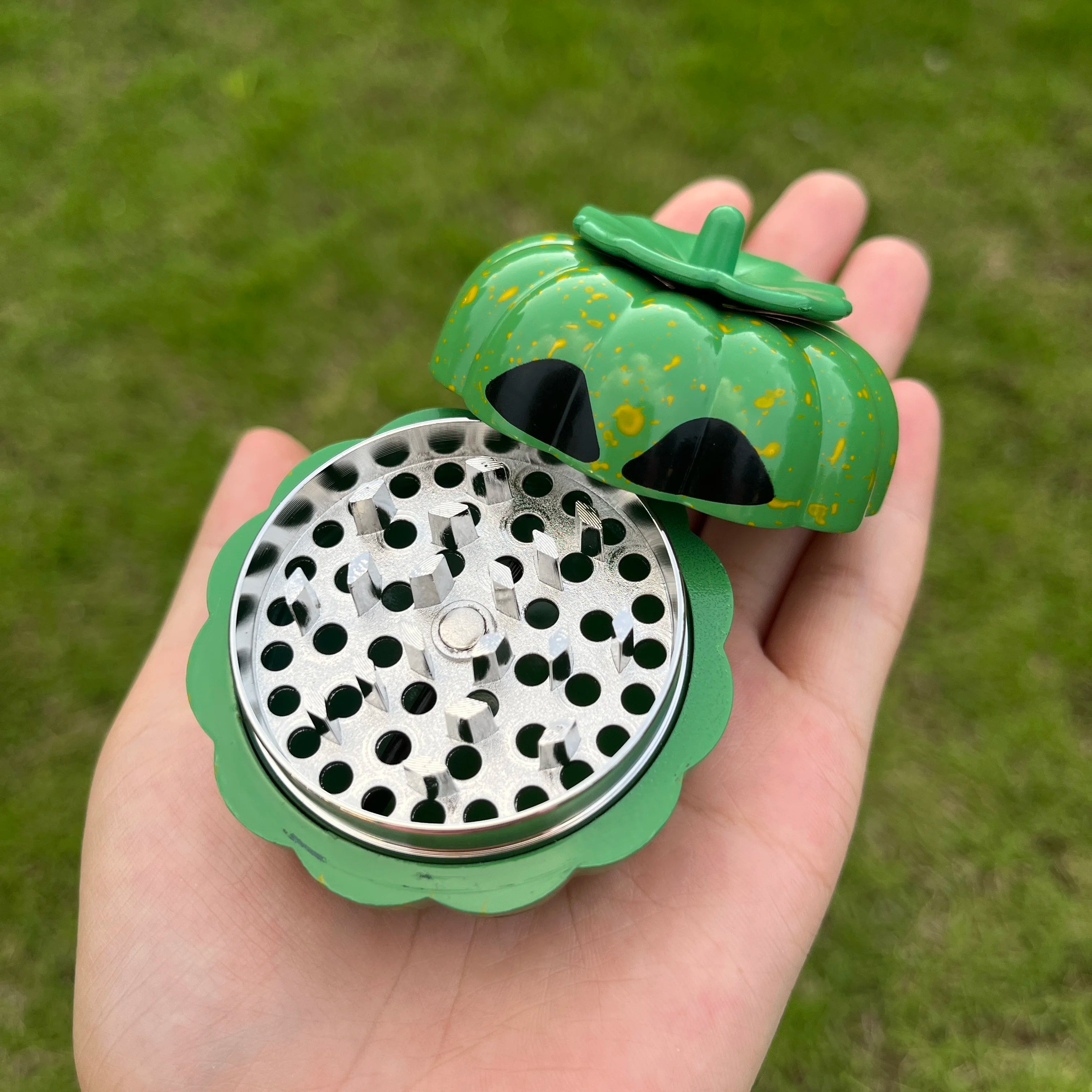 🎃 Portable Festive Halloween Pumpkin Grinder — Spice Up Your Sessions