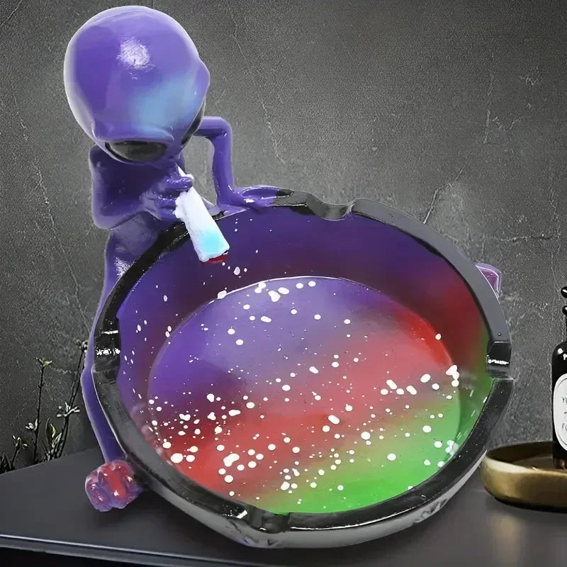 Alien Resin Ashtray – Tabletop Smoking Accessory